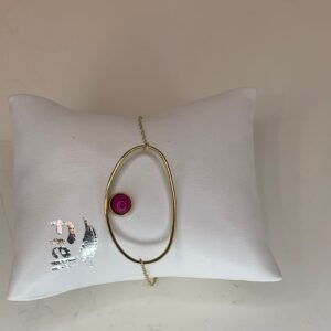 0c3e4d2b-f3de-4ca5-b971-8009ee7383f2.jpg fijne armband met grote gouden schakel en roze bolletje