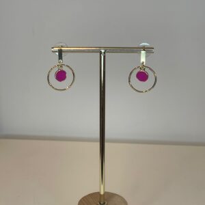 gouden hangers met roze bolletje