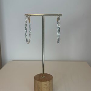 1ccfafa4-c578-438b-ae83-8015af493821.jpg gouden ringen bezet met steentjes