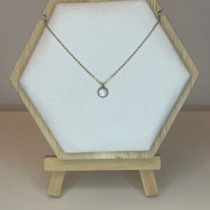 366a27f1-df4a-4d35-824d-7d7ee28f1b6d.jpg ketting met wit steentje