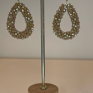 oorbel lichtbruine hanger met kleine kralen