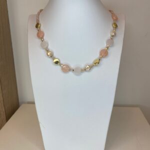 3a0d40cd-fe10-4dd8-b2ac-c62f9489734f.jpg ketting met roze quartz