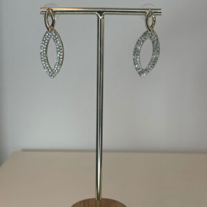 oorbel druppelvormig met steentjes