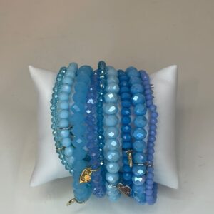 3ed8dd65-4361-4f25-a06c-e9f0c9c1a41c.jpg set armbanden lichtblauw