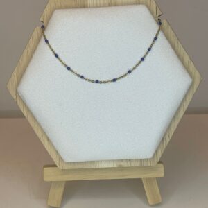 62e41929-940f-4754-a016-9c03dfbcd2e6.jpg fijne ketting met zwarte bolletjes