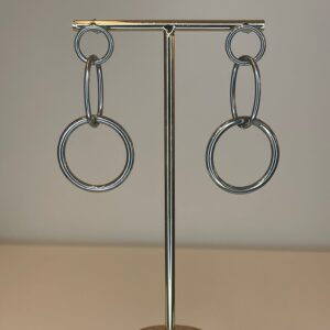 678fe067-3e4f-40af-aa95-bc72fd7c8281.jpg oorbel zilver lange schakels