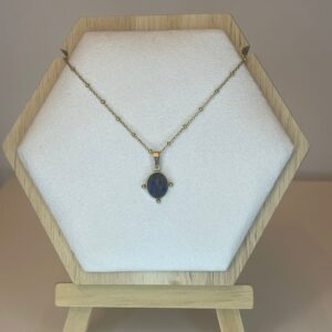 ketting blauwe steen