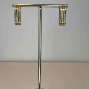 76b112a0-155d-497d-9849-afed9c198fc6.jpg oorbel goud rechthoekig