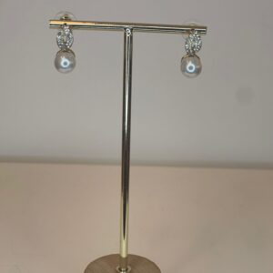 82d47cb0-3191-47ea-b4ca-dba5a42b458b.jpg stekertjes met steentjes en een parel