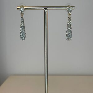 8363c6b3-6609-437f-b858-4d1c1d033371.jpg oorbe druppelvormige hanger met steentjes