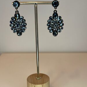 90d716ca-b56d-46c6-a068-5af90e8f9d48.jpg oorring zwarte hangers ultralicht