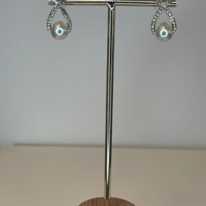 9859c63f-a638-419d-947f-3fde1e777a7f.jpg oorbel parel met steentjes