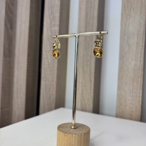 oorbel hanger met bruine steen