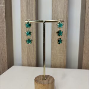 oorbel hangers, groen en drie bloemen