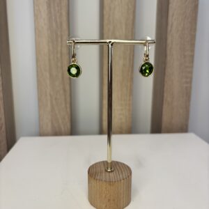 oorbel hanger met groene steen