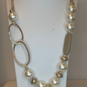 a04665c9-61c3-4fd8-8bad-03279e952ec9.jpg lange ketting met grote parels