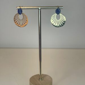 gouden hangers met donkerblauwe steker