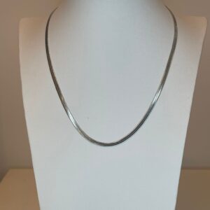 c106956a-5f51-4b9c-bf05-0b116f35175a.jpg zilveren ketting fijn