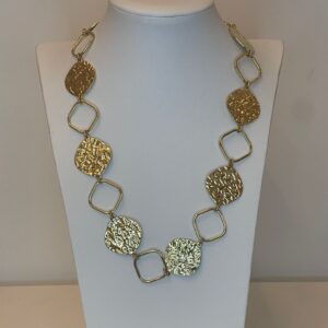 c86b6536-52ee-403f-85a9-25820175166b.jpg ketting met gouden vierkanten