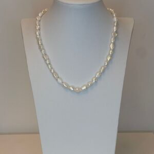 dc6c6020-1a81-4c73-b562-2cf194696619.jpg ketting korte zoetwaterparel