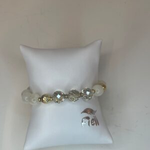 df17df12-985a-4cd8-a3cd-d66853798d45.jpg armband met witte kralen