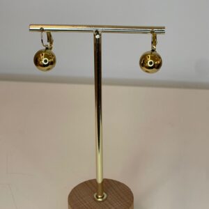 gouden oorbellen met grote gouden bol