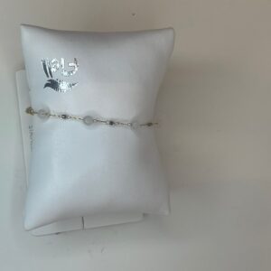 fc5a6a32-f4b7-4039-bb75-ad2f5d59a5b5.jpg fijne armband met witte bolletjes