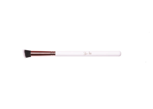 she iss concealer brush