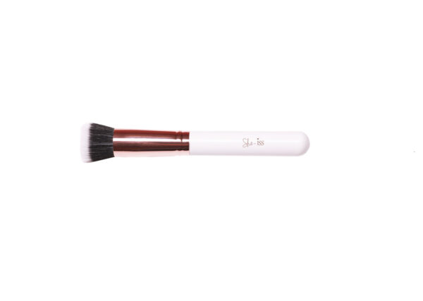 she iss stipling brush